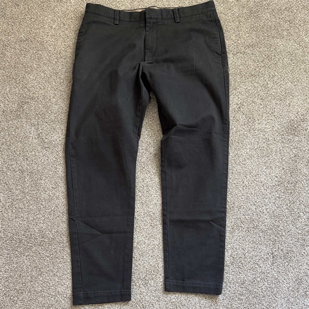 Banana Republic Men's Anthracite Gray Chino